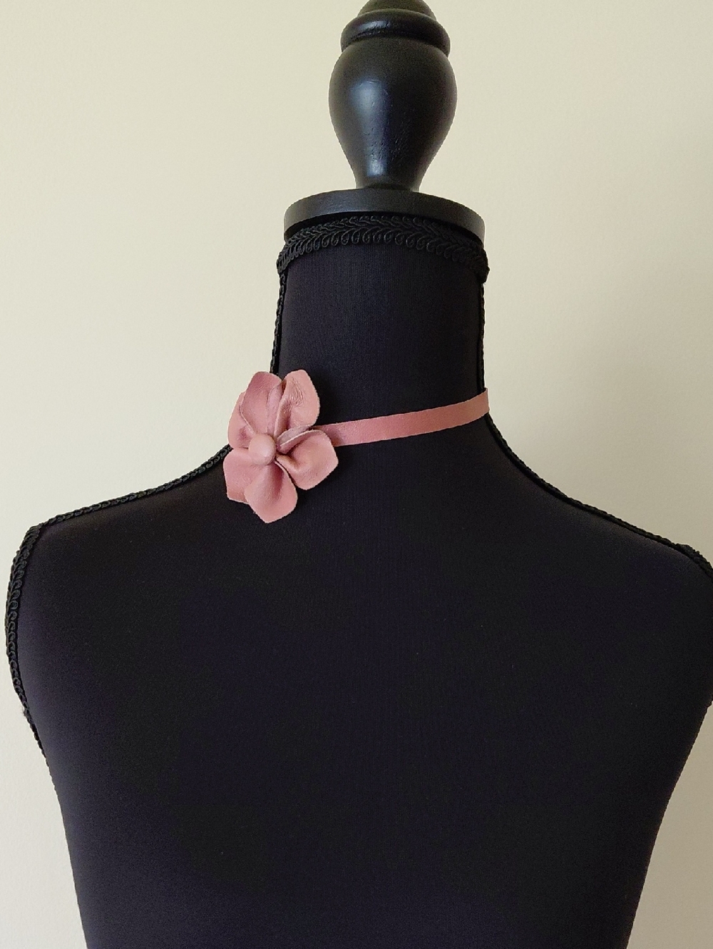 Pink Flower Faux Leather Choker With Back Tie